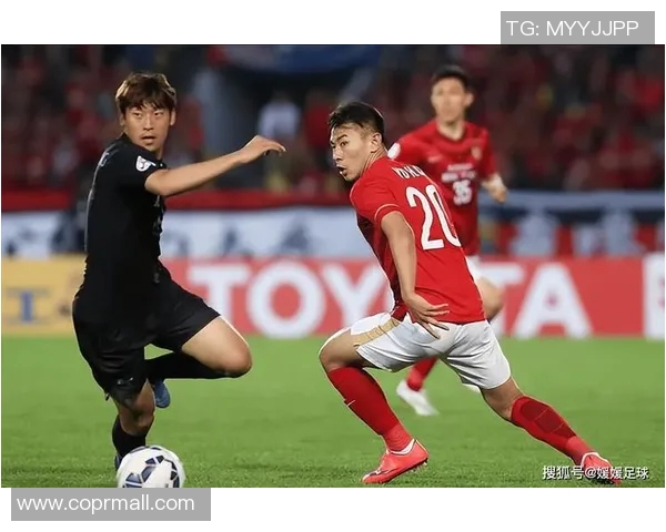 冈山绿雏与长崎航海的激烈对决展现足球魅力与团队精神